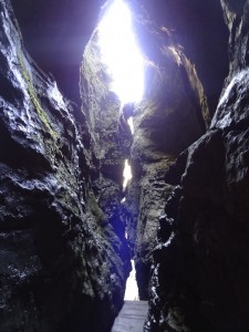 Pokljuška Luknja, Cave